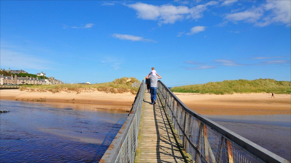 Foot bridge over river Lossie