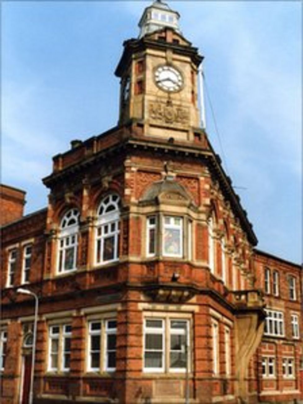 Ideas wanted for future of Thornaby's historic Town Hall BBC News