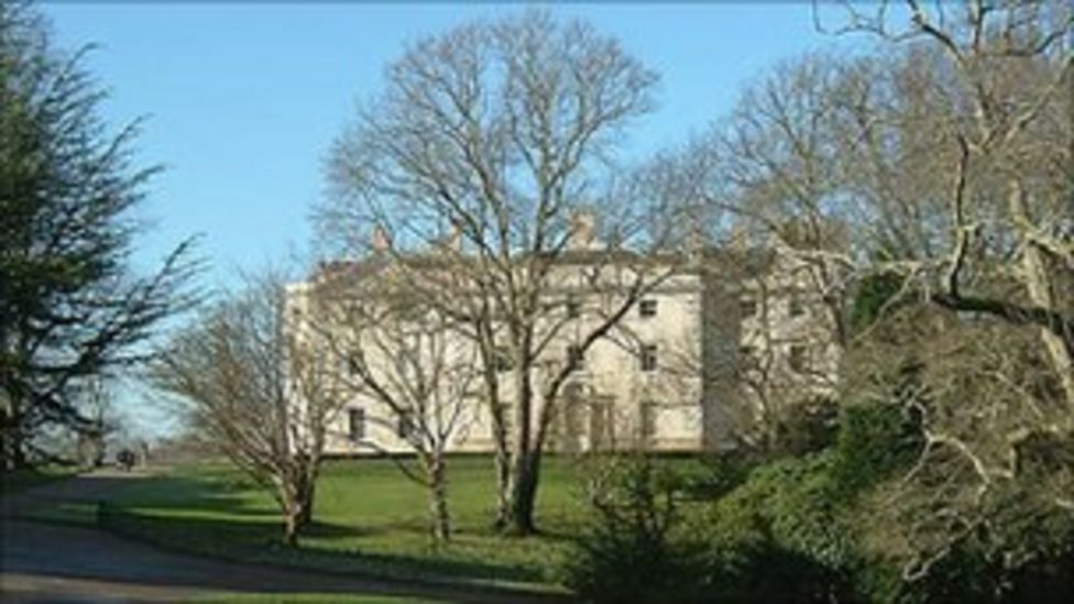 parking-charge-plans-for-plymouth-s-saltram-house-bbc-news