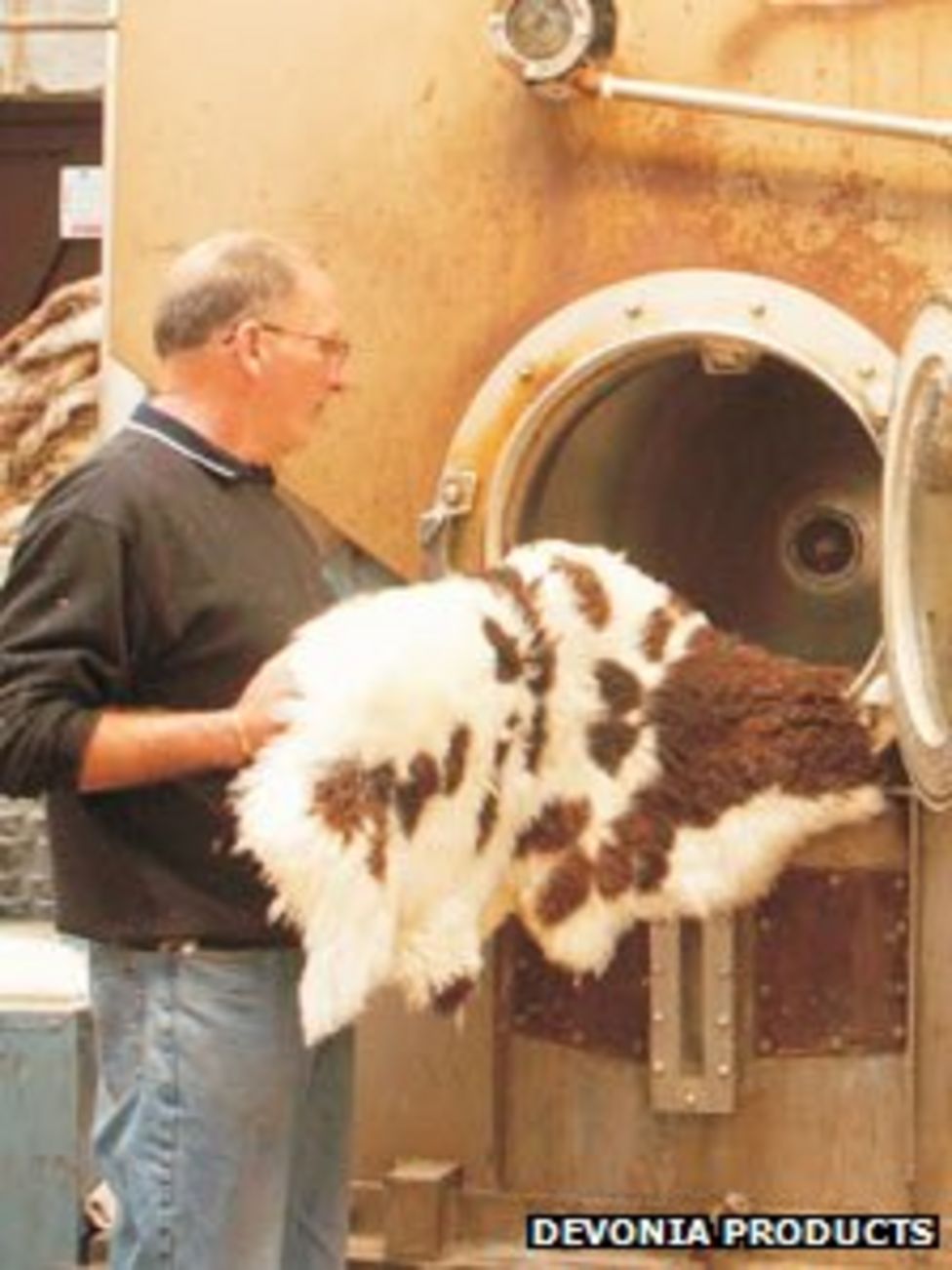 'Flexible' rules save Buckfastleigh sheepskin tanner BBC News