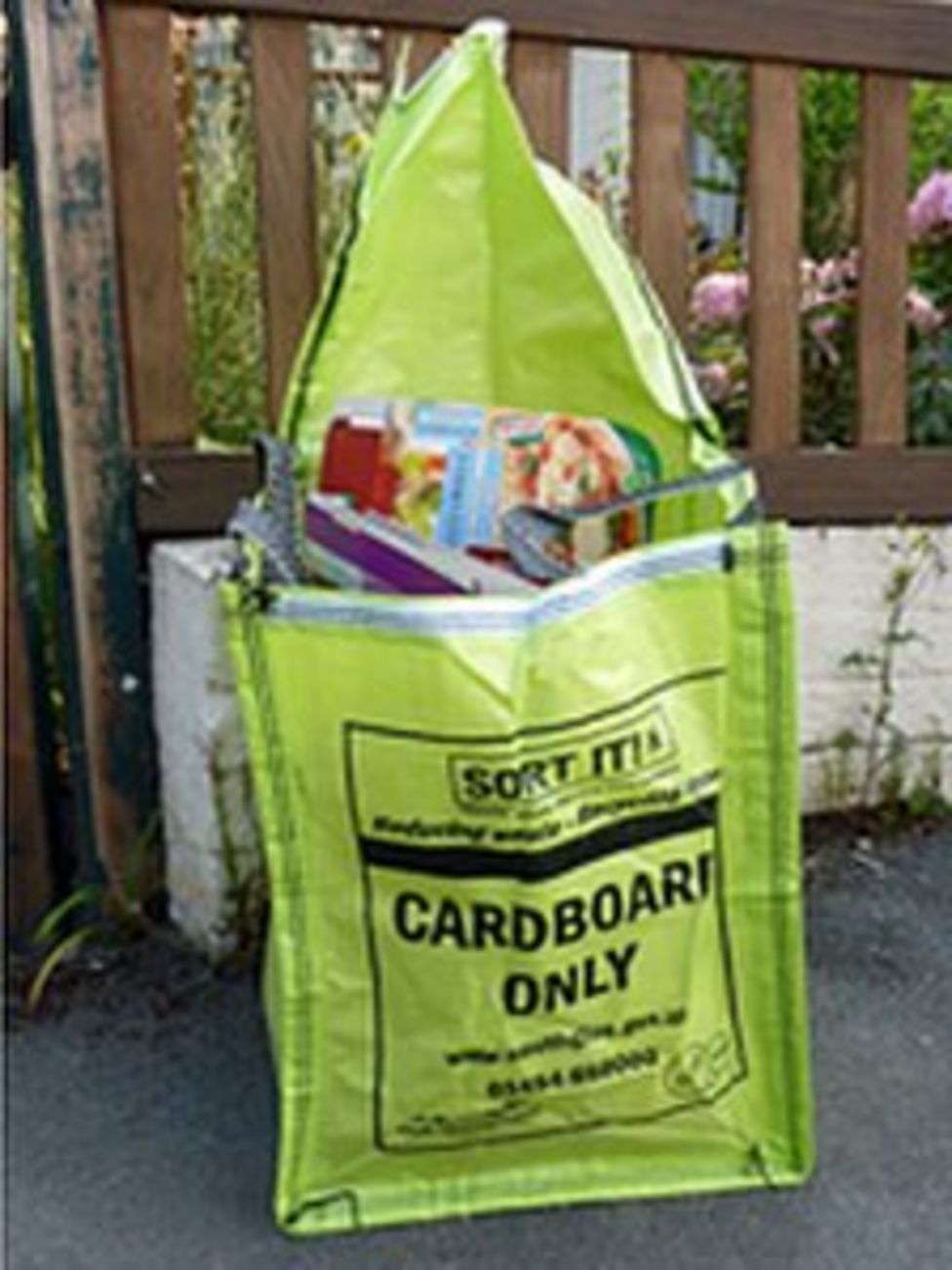 South Gloucestershire Council accused of recycling bag shortage BBC News