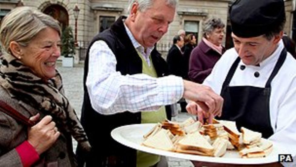 Toast sandwich is UK's 'cheapest meal' BBC News