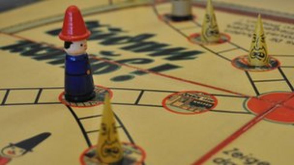 Wiener Library relocates Nazi archive to new premises BBC News