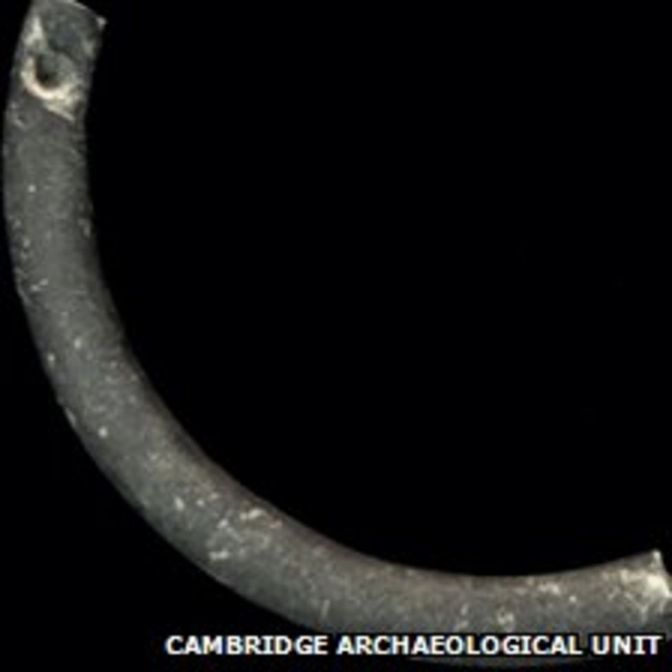 'Bronze Age' artefacts found at Anglesey Abbey BBC News