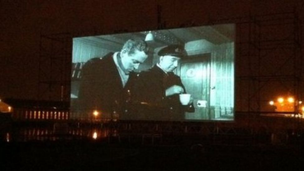 Hundreds watch Titanic film beside dock in Belfast BBC News