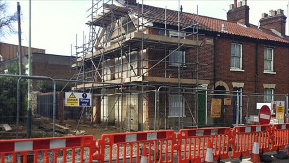 Unstable house in Norwich's Finkelgate demolished BBC News
