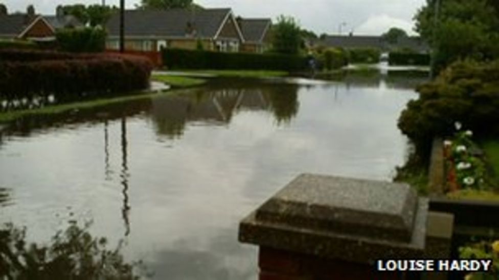 Flooding Prompts Home Evacuations In Immingham Bbc News