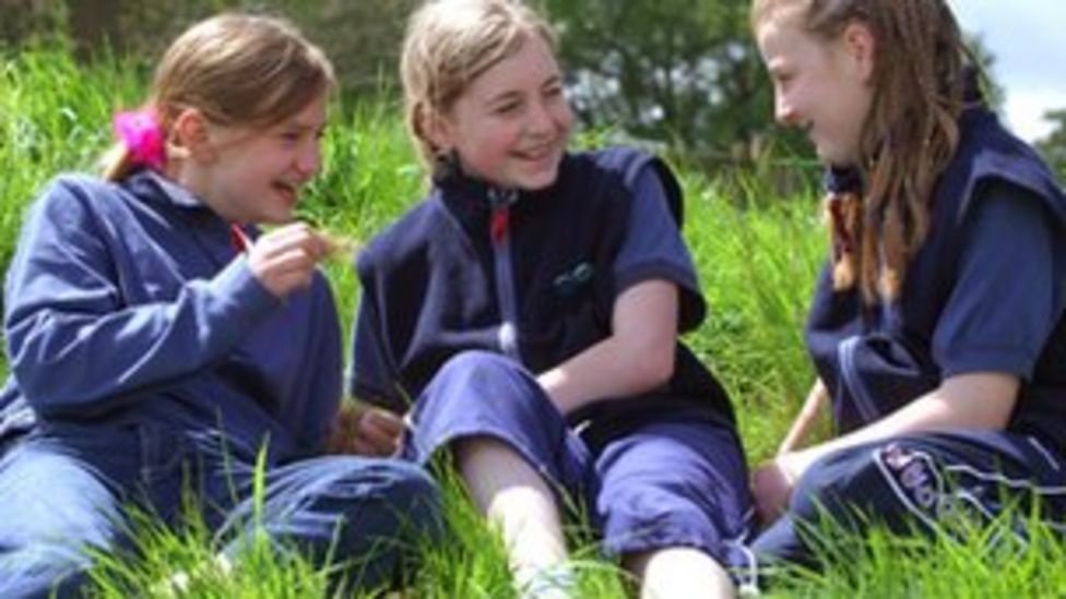 Girl Guides Australia drops oath of allegiance to Queen BBC News