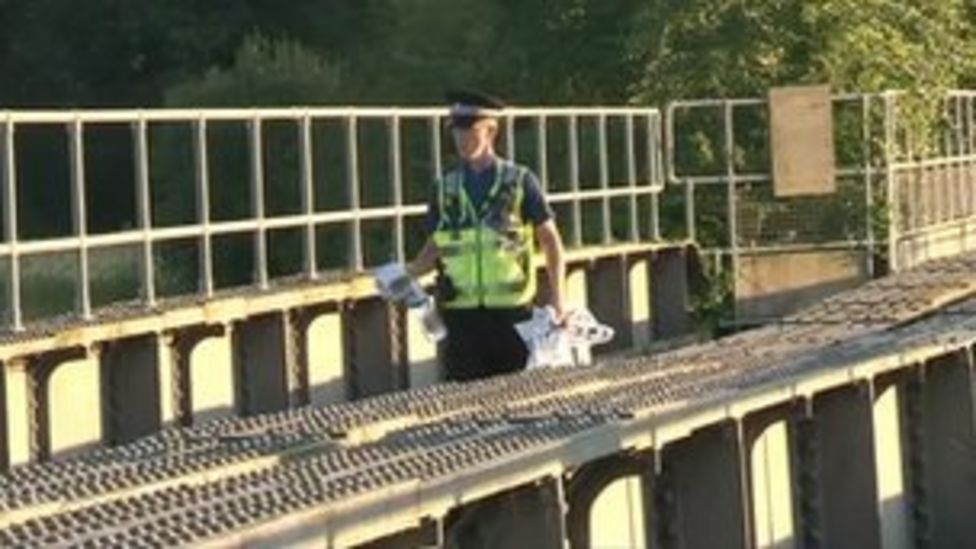 Body Found In River Nene, Northamptonshire - BBC News