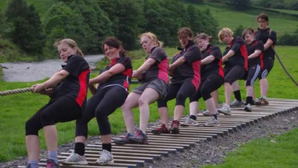 Llandrindod Wells UK tug of war championships BBC News