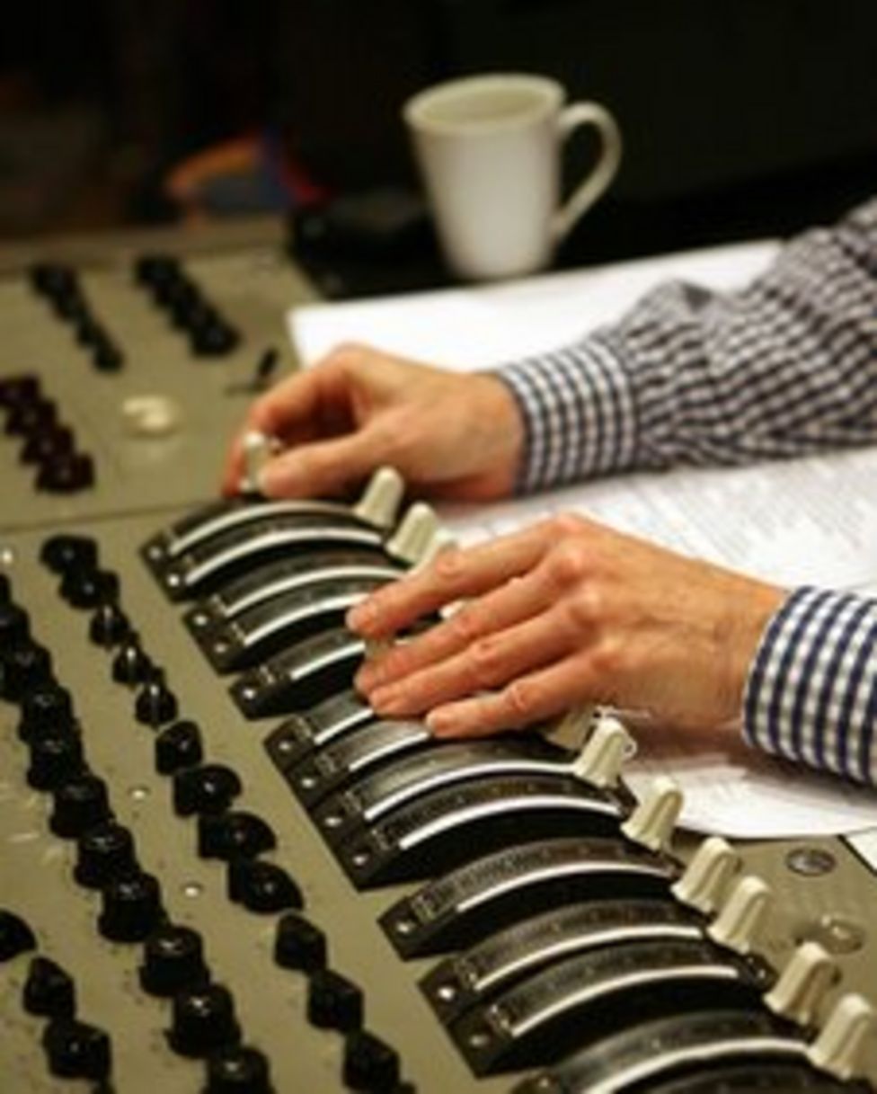 Why are female record producers so rare? BBC News