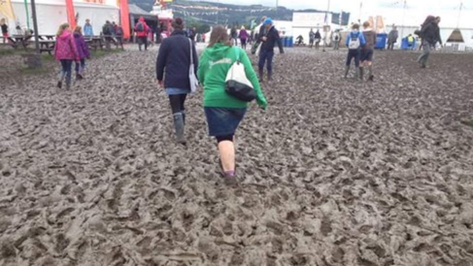 Greenbelt Festival continues despite thunderstorms BBC News
