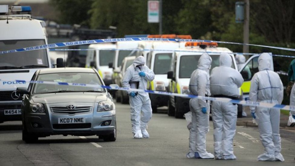 Policewomen killed in shooting - BBC Newsround