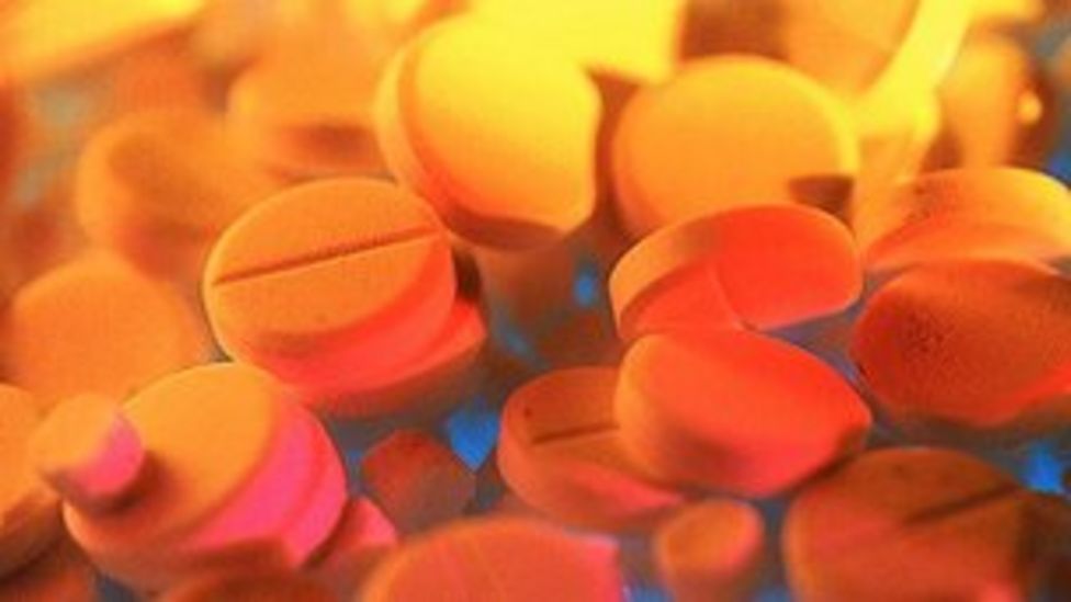 Aspirin may 'slow elderly brain decline', study finds BBC News
