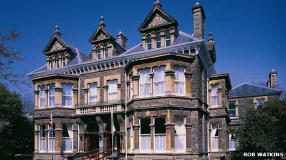 Mansion House, Cardiff, celebrates 100 years with rare tour BBC News