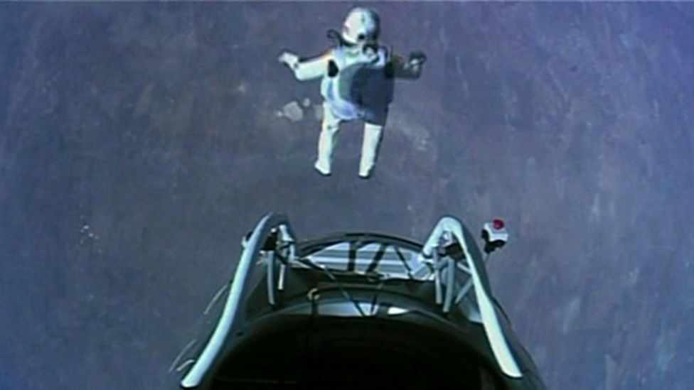 US skydiver jumps without parachute into net from 25,000ft BBC News