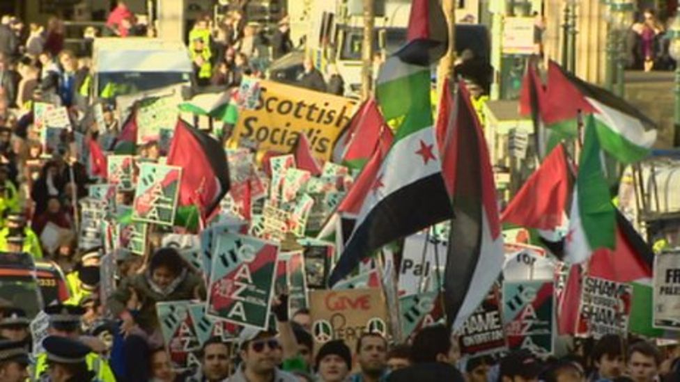 Gaza crisis: Pro-Palestinian rally taking place in Edinburgh - BBC News