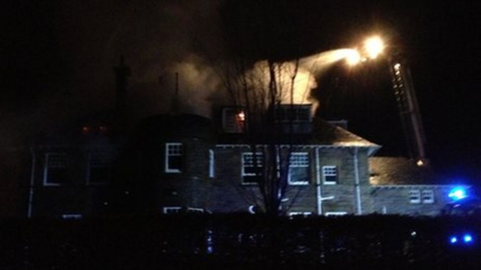 Large fire tackled at Glenbervie Kindergarden in Larbert BBC News