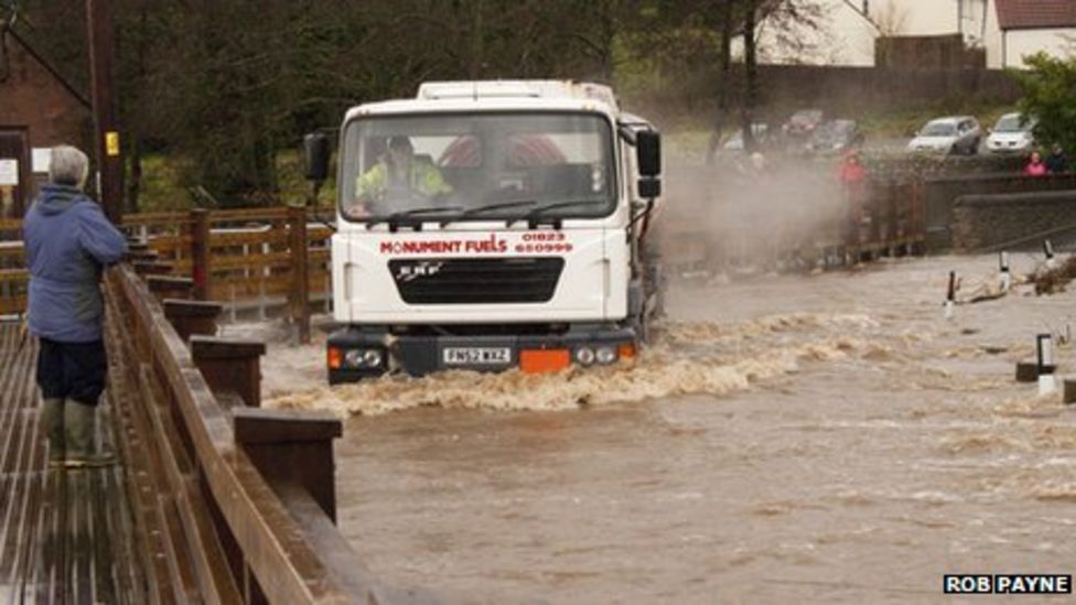 Heavy Rain Causes Floods In Midlands And South West - BBC News