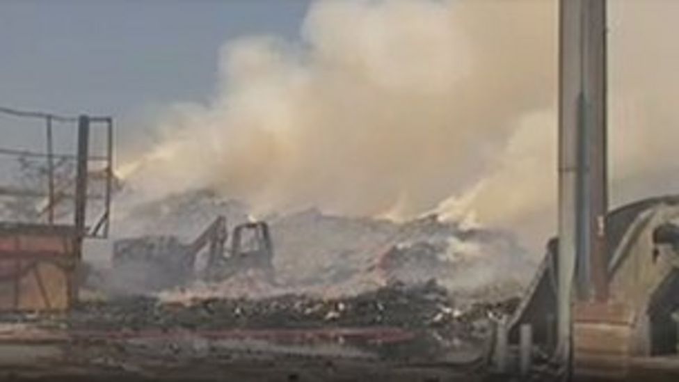 Wood Recycling Yard Fire: Bosses Had Flouted Safety Rules - BBC News