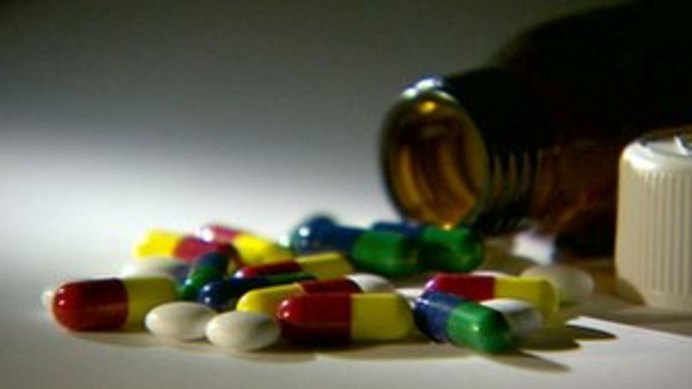 Battling the bacterial threat to modern medicine BBC News