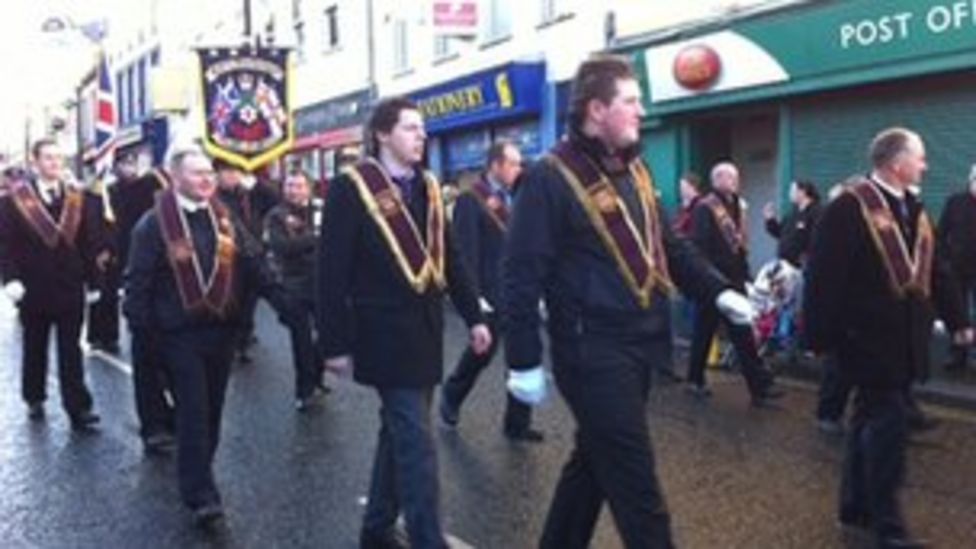 Lundy's Day Thousands attend 'peaceful' Londonderry parade BBC News