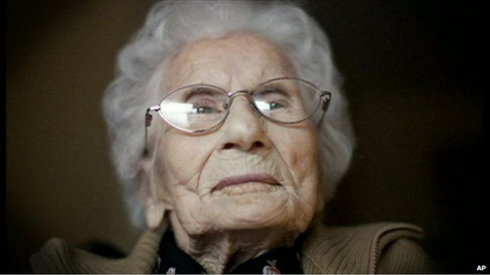 Worlds Oldest Person Besse Cooper Dies Aged 116 Bbc Newsround