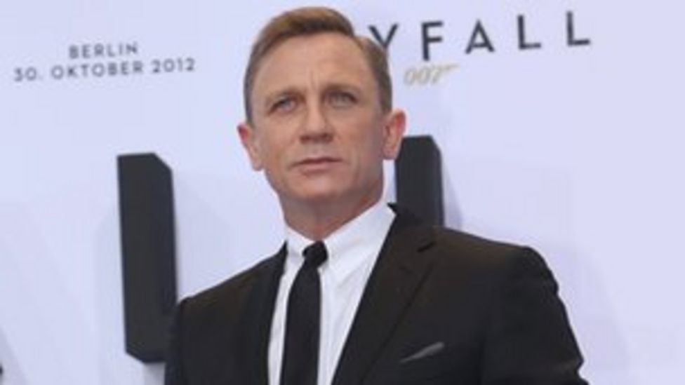 Skyfall tops US box office again - BBC News