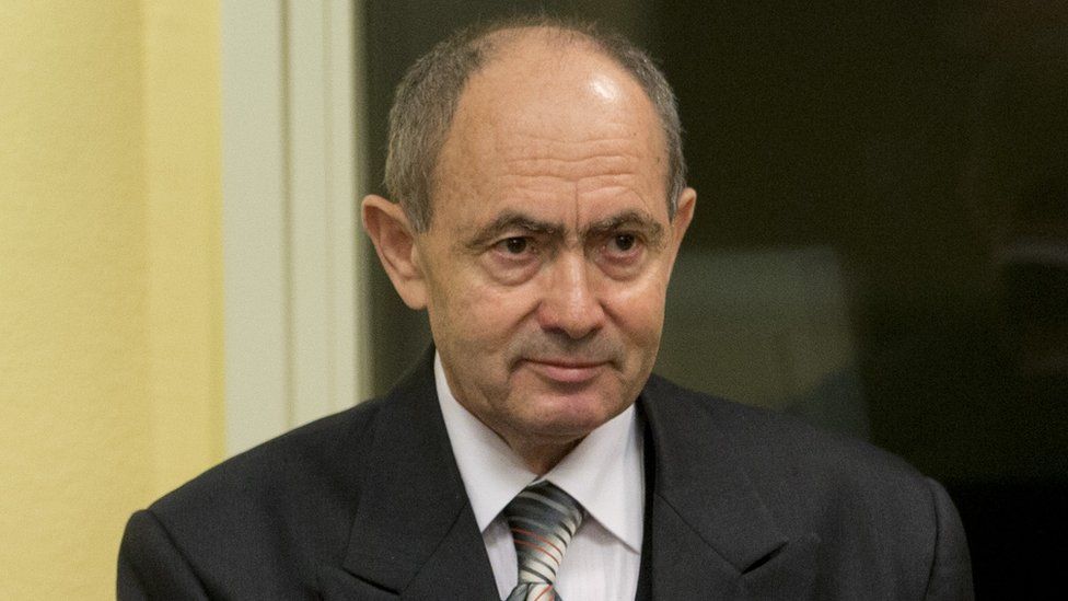 Zdravko Tolimir waits for the the Yugoslav war crimes tribunal to deliver its judgment in The Hague, 12 December 2012