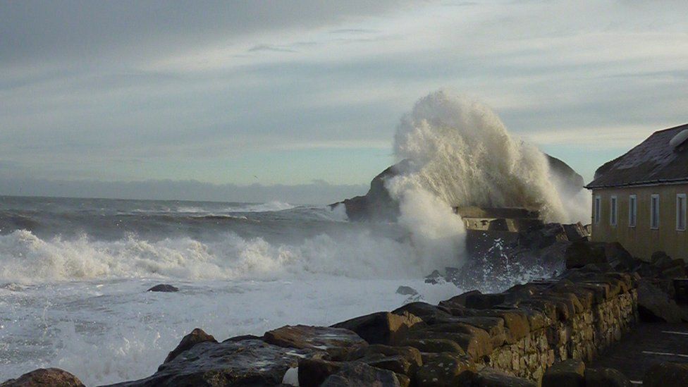 Waves breaking on Stonehaven shore