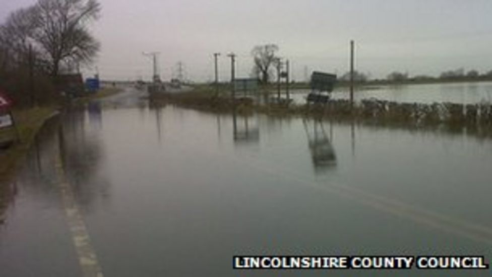 Floodhit Dunham Bridge in Lincolnshire reopens BBC News