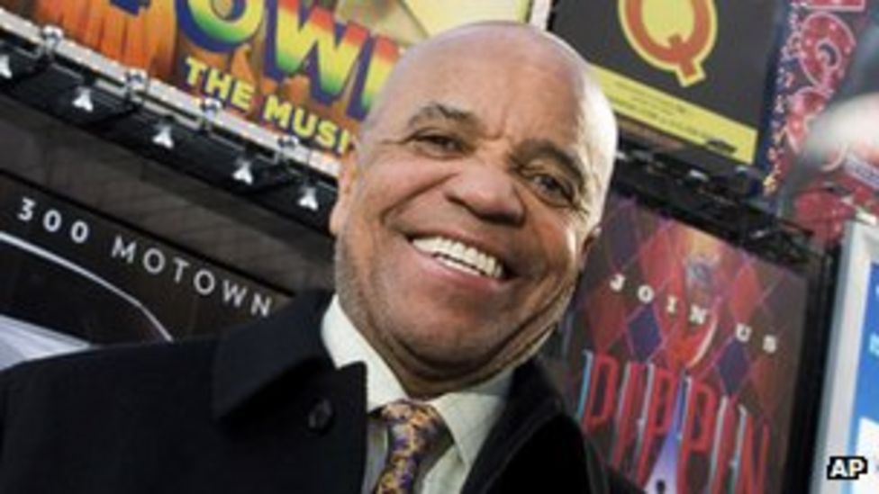 Motown founder Berry Gordy receives Hall of Fame award - BBC News