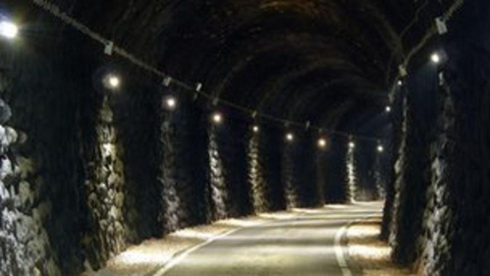 Bath's Two Tunnels Greenway cycle path opens BBC News