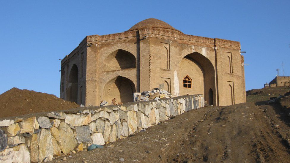 In pictures: Ghazni's undiscovered Afghan treasure trove - BBC News