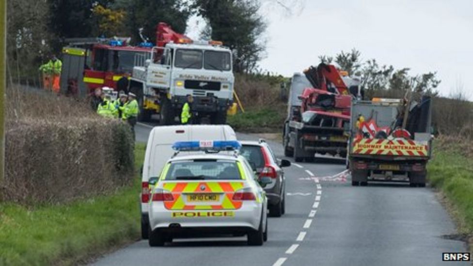 Poole school head teacher among Dorset crash dead - BBC News