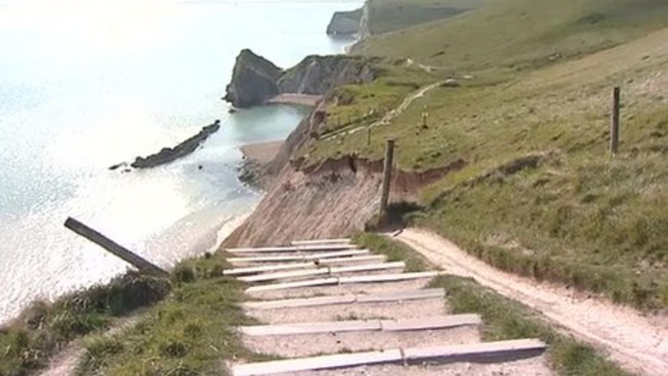 Dorset coast path collapse 'Massive' cliff fall near Durdle Door BBC
