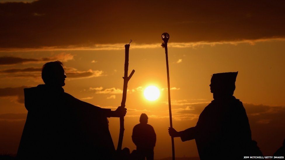 In pictures: Beltane Fire Festival - BBC News