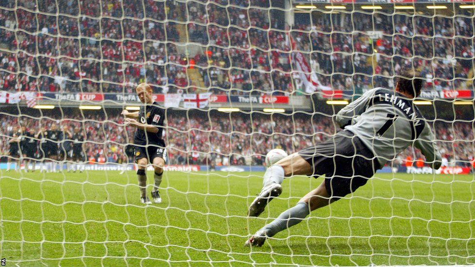 Paul Scholes misses his penalty against Arsenal during the 2005 FA Cup final at Wembley