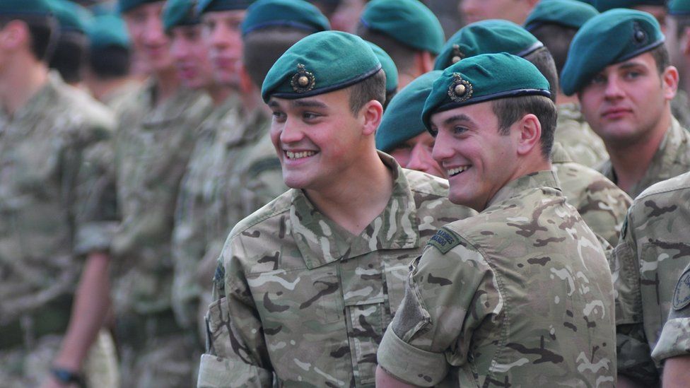 In pictures: 40 Commando homecoming parade - BBC News