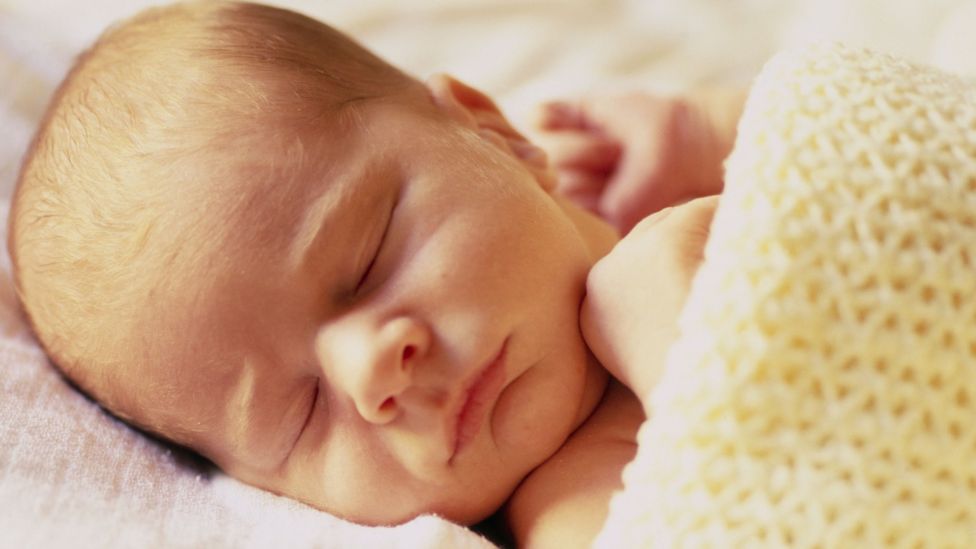 Higher cot death risk around smokers, report finds BBC News