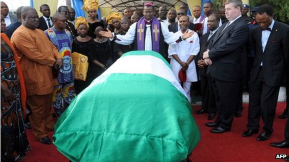 Igbo burials: How Nigeria will bid farewell to Achebe - BBC News