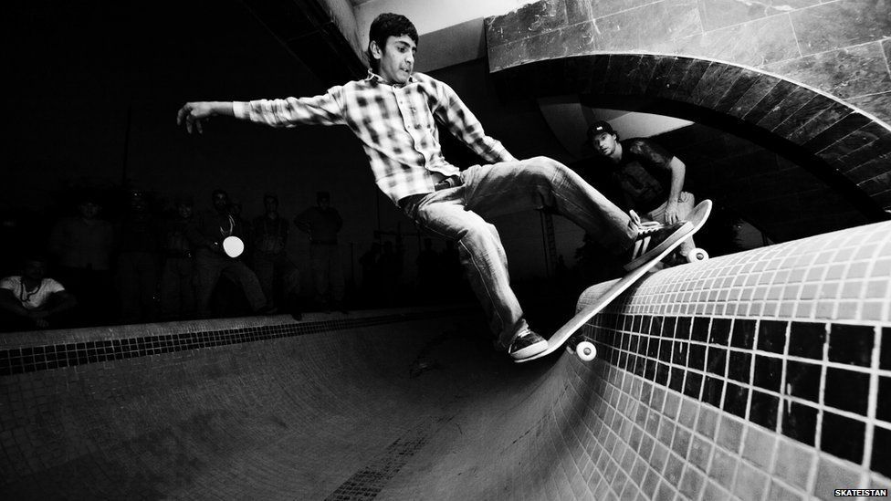 Noor Ibrahim skating