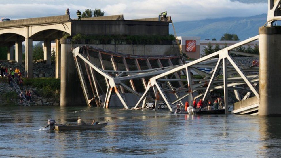 Road bridge collapsing into the Skagit River. Photo: Jodi Boon