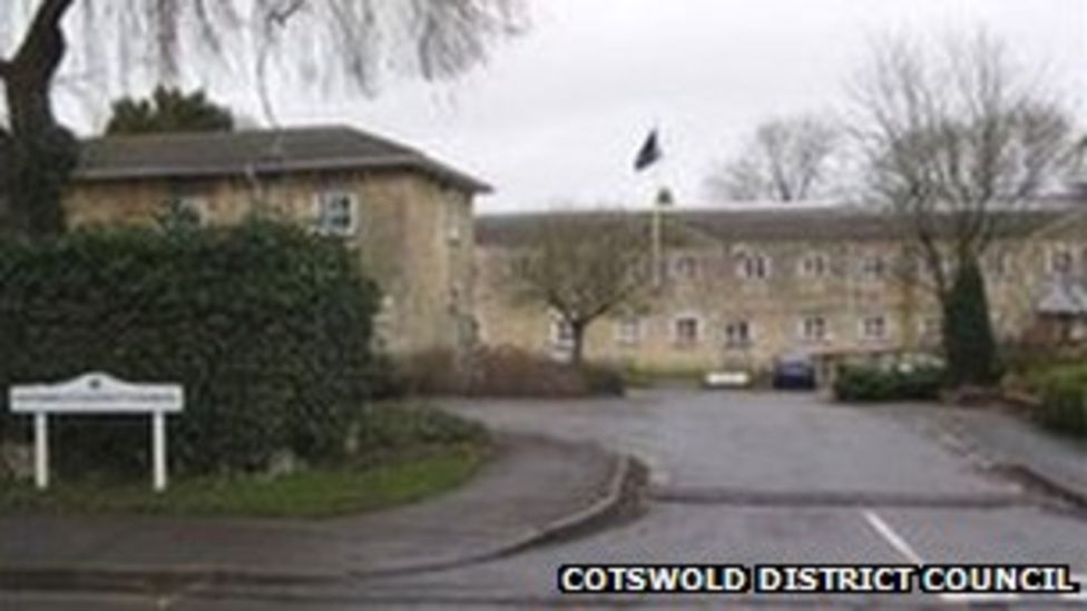 Cotswold District Council backs managersharing plan BBC News