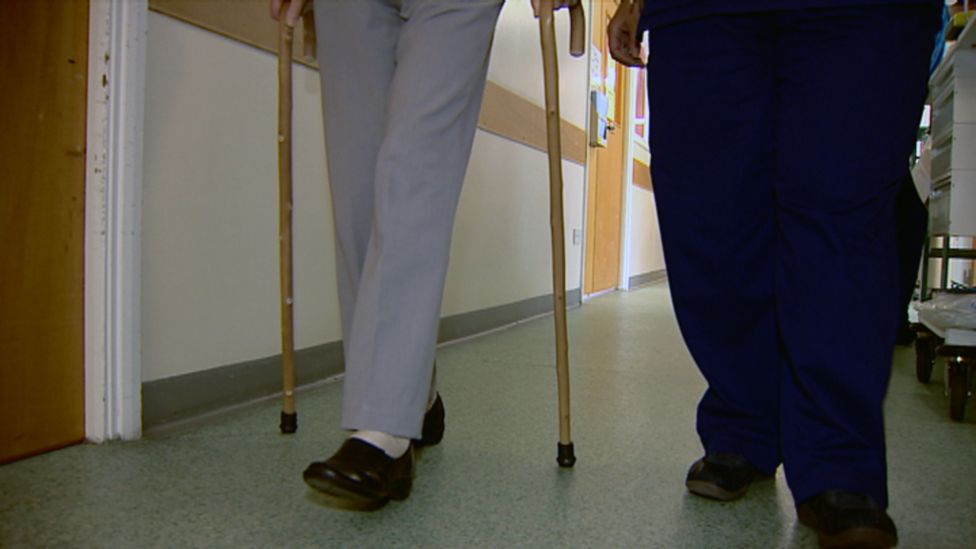 Early hip fracture surgery will save hundreds of lives BBC News