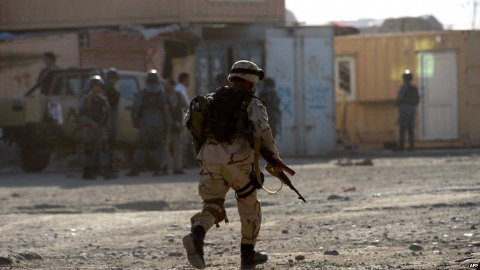 Afghan special forces during anti-Taliban operation near Kabul airport (10 June 2013)