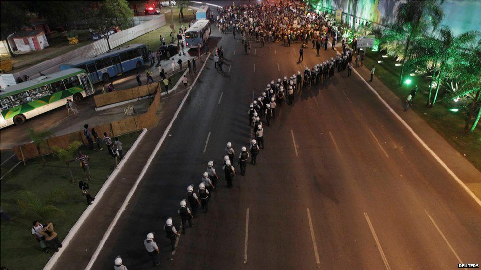 Police lines in Brasilia (19 June)