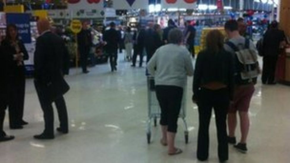 West Bromwich New Square promises 2,000 jobs BBC News