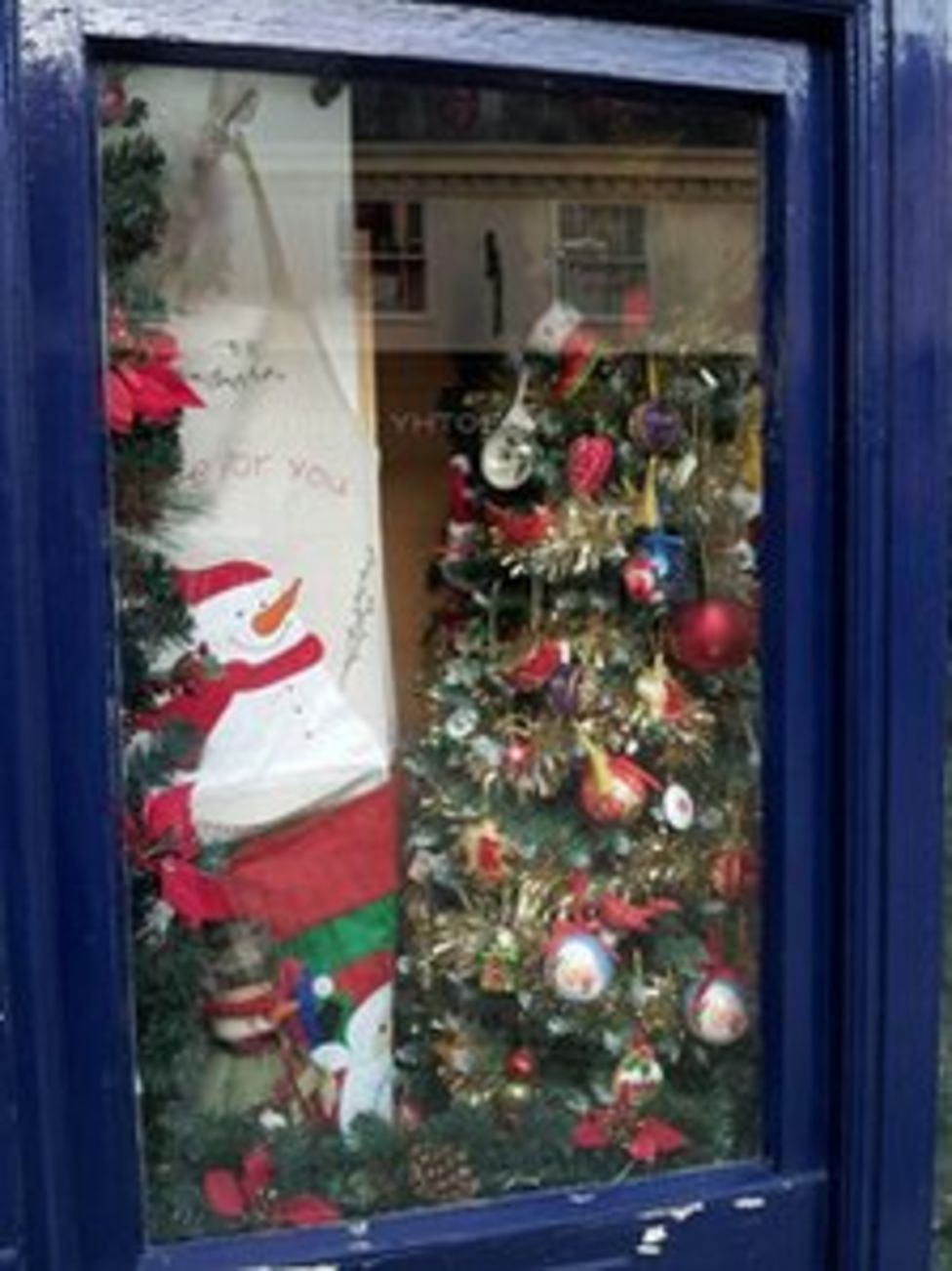 Truro Cathedral opens Christmas shop during heatwave BBC News