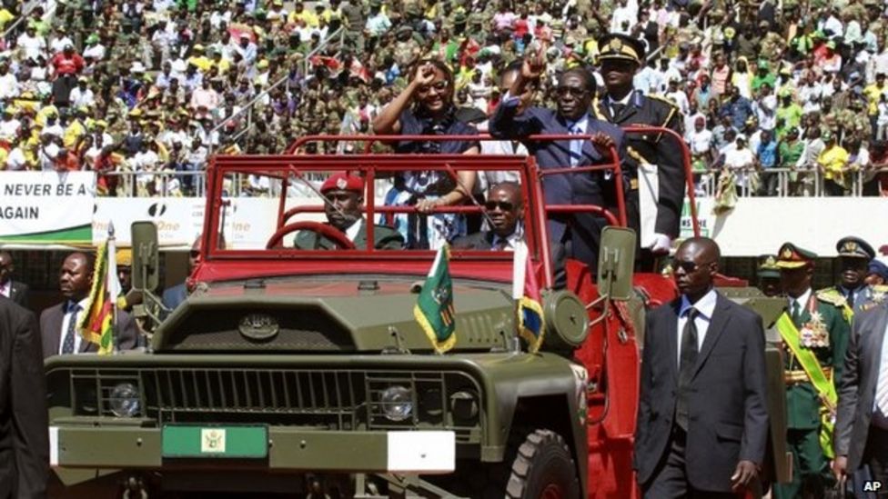 Zimbabwes Robert Mugabe Sworn In As President Bbc News 